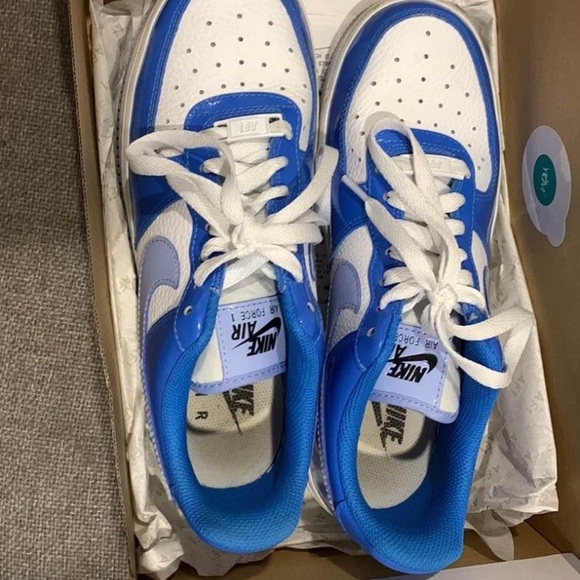 Blue Nike airforce 1’s women size 7. Never worn before - Picture 1 of 4
